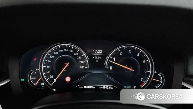 BMW 5 Series (G30) id 3925166 из Кореи 18