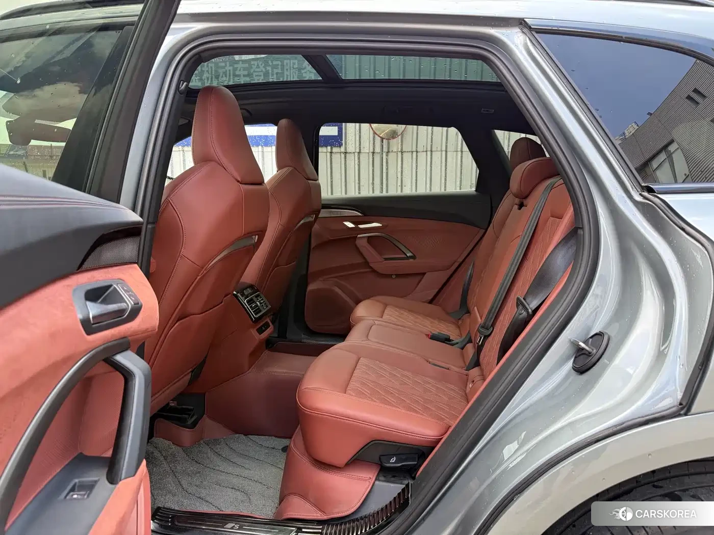 Audi Q5L id 4539419 из Китая 14
