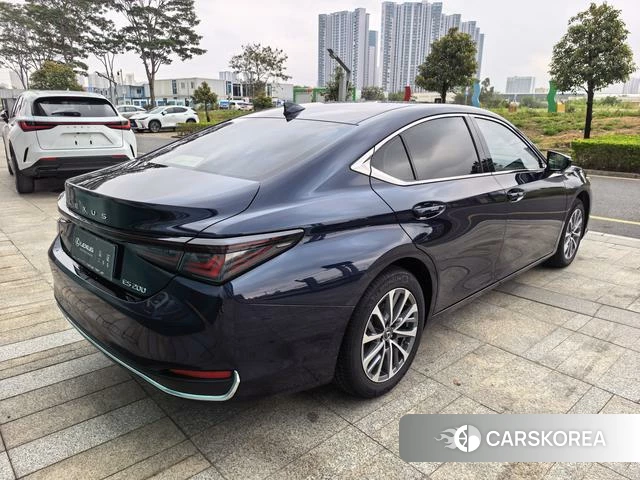 Lexus ES id 4277368 из Китая 8