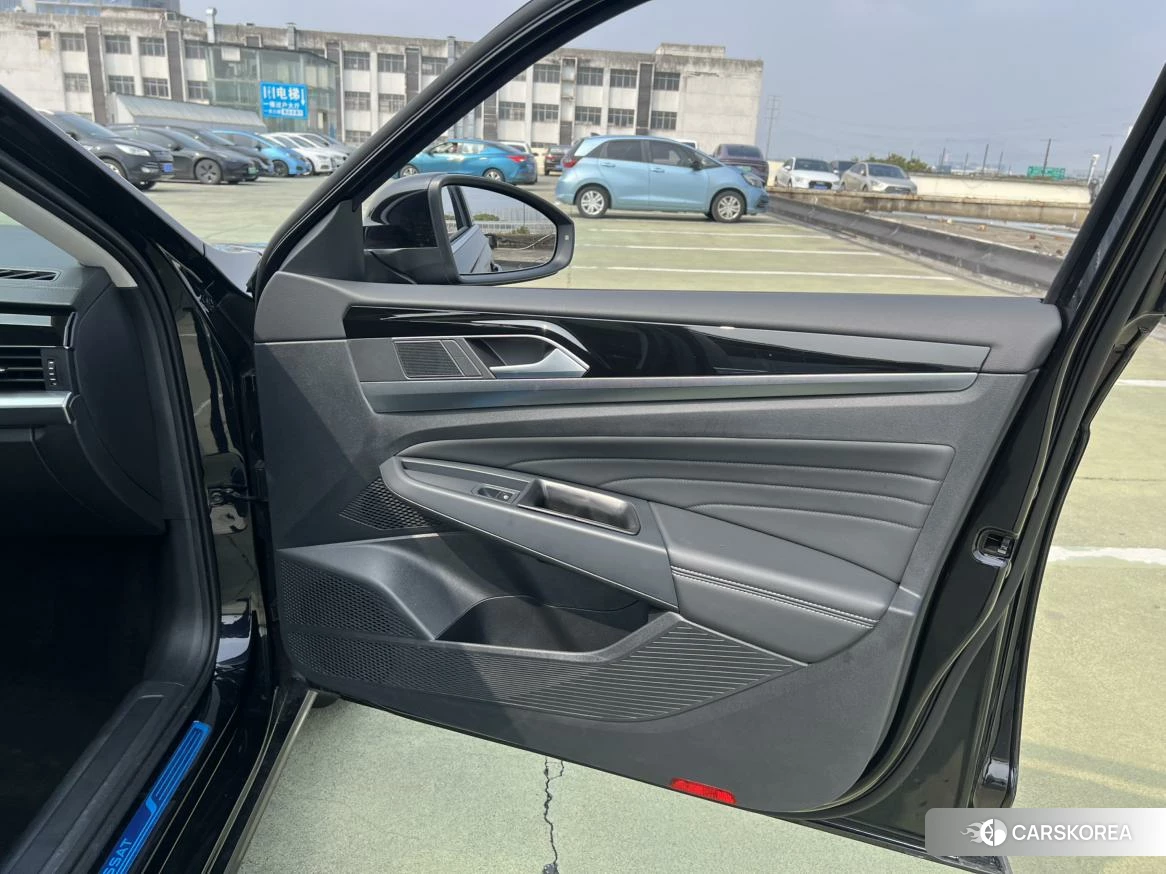 Volkswagen Passat id 4421056 из Китая 16