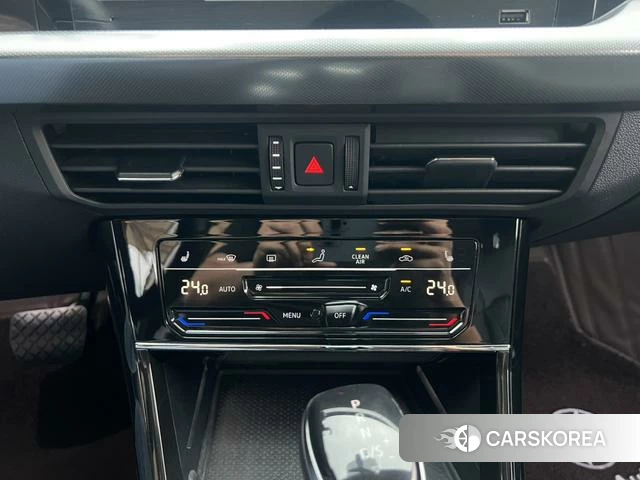 Volkswagen Passat id 4290602 из Китая 27
