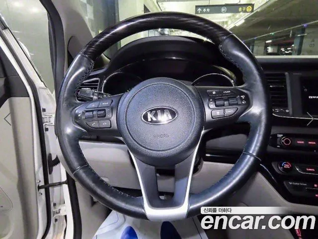 Kia The New Carnival id 2709962 из Кореи 18