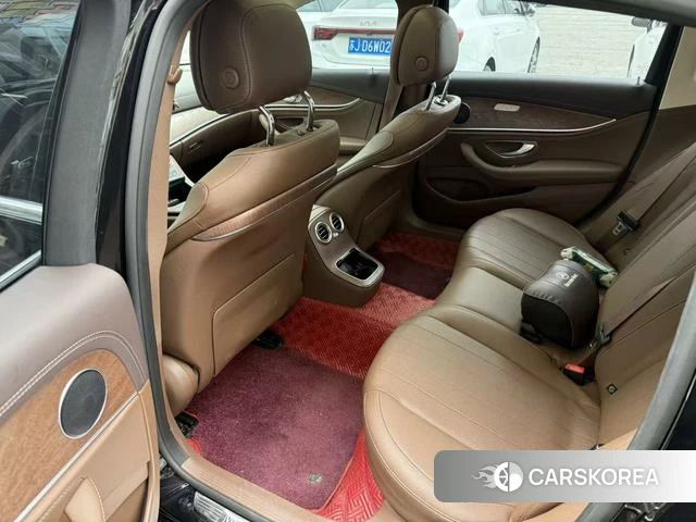 Mercedes-Benz E-class id 4255875 из Китая 8