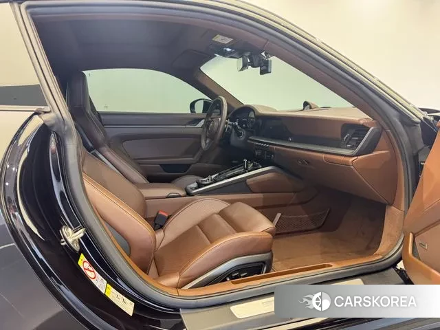 Porsche 911(992) id 3037575 из Кореи 8