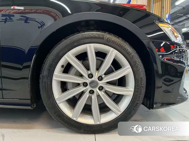 Audi A6L id 4213310 из Китая 12