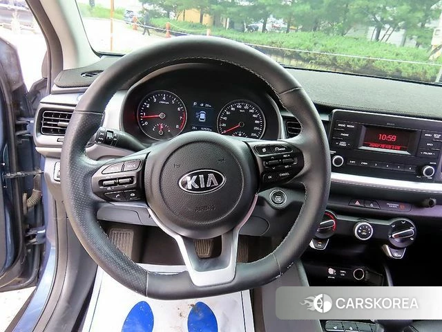 Kia Stonic id 4628739 из Кореи 16