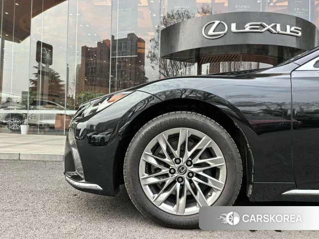 Lexus LS id 4262362 из Китая 15