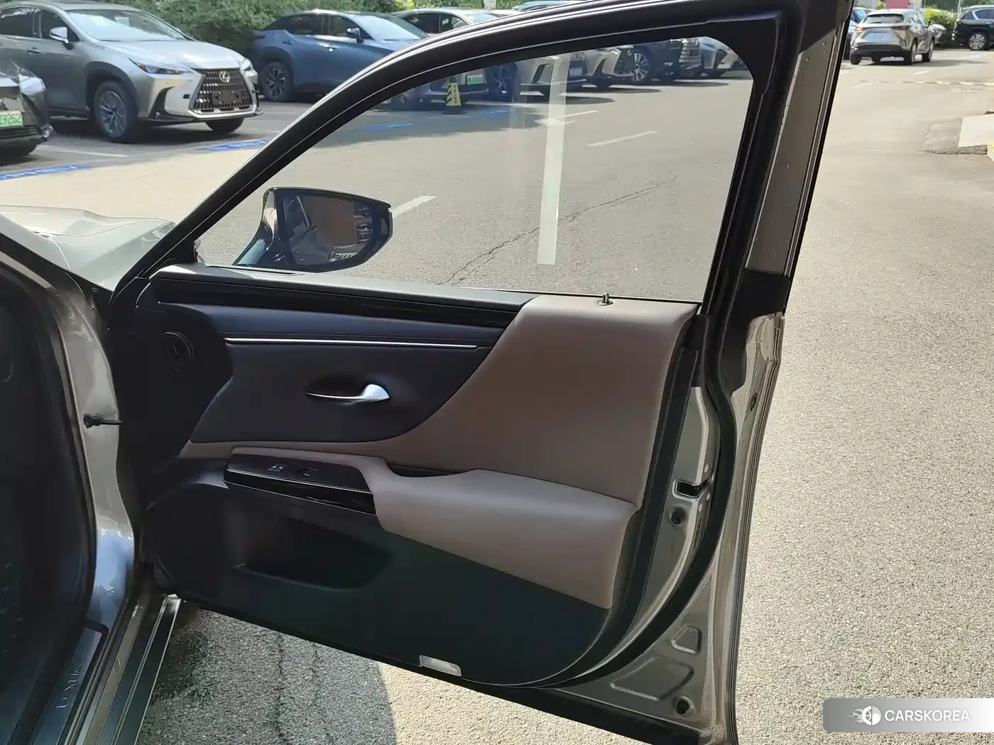 Lexus ES id 4654532 из Китая 16