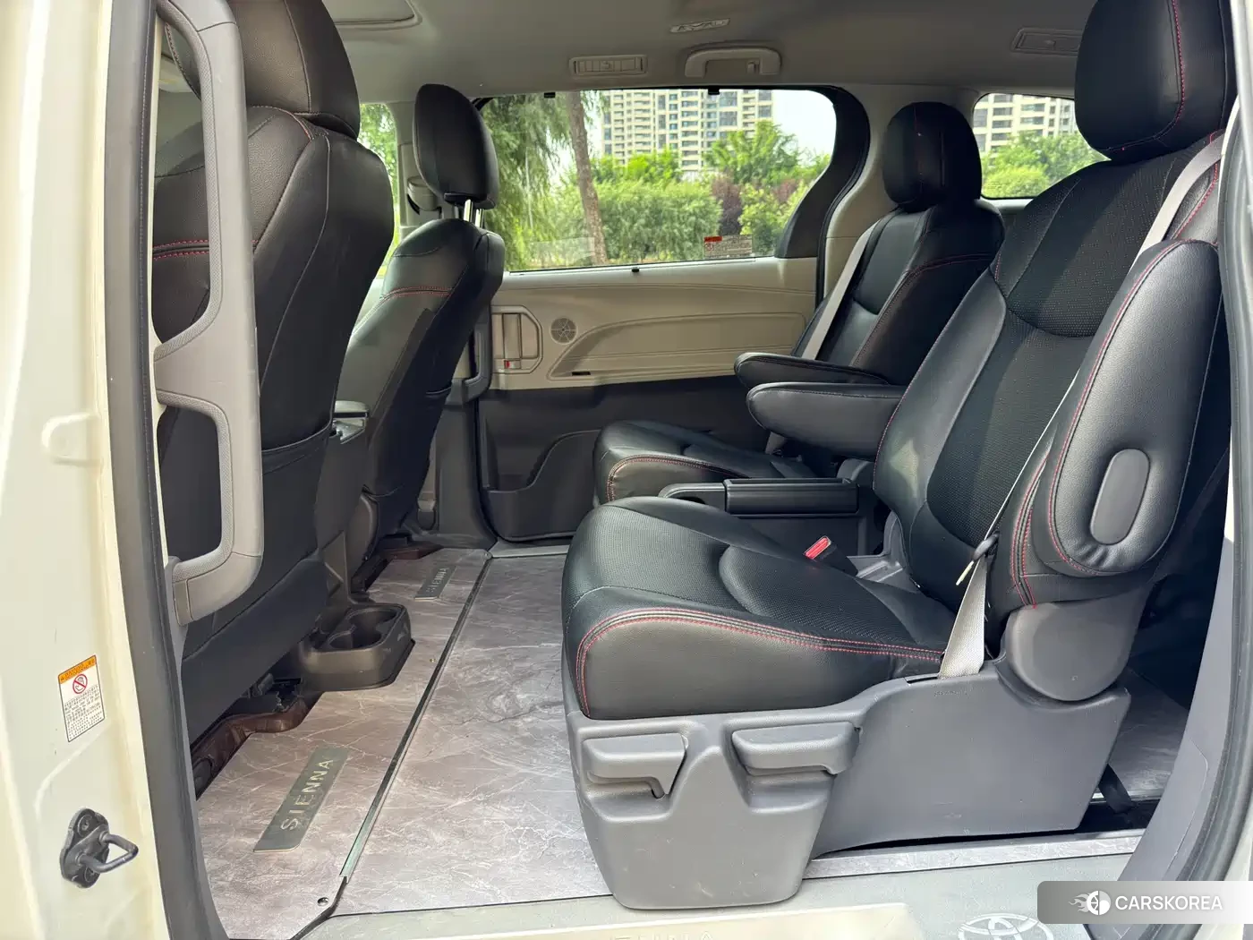 Toyota Sienna id 4545909 из Китая 8