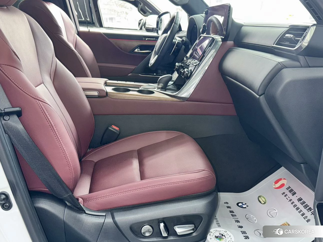 Lexus LX id 4452432 из Китая 13