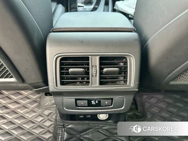 Audi Q5L id 4313937 из Китая 17