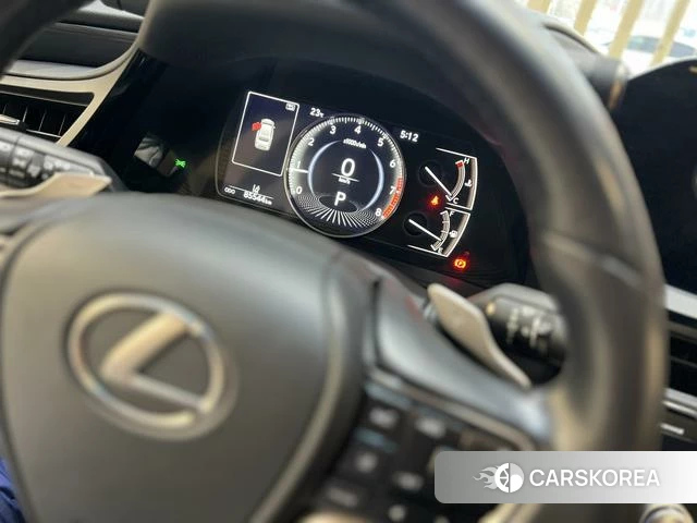 Lexus ES id 4262152 из Китая 16