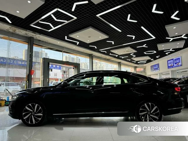 Volkswagen Passat id 4260433 из Китая 17