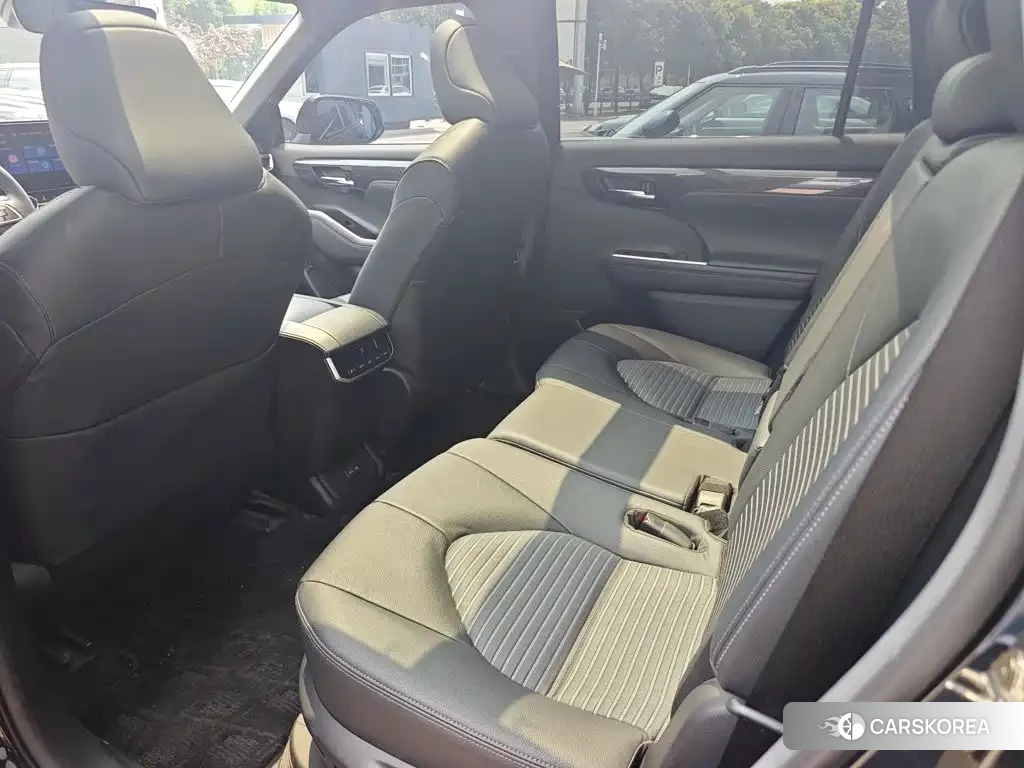 Toyota Crown id 4589501 из Китая 8