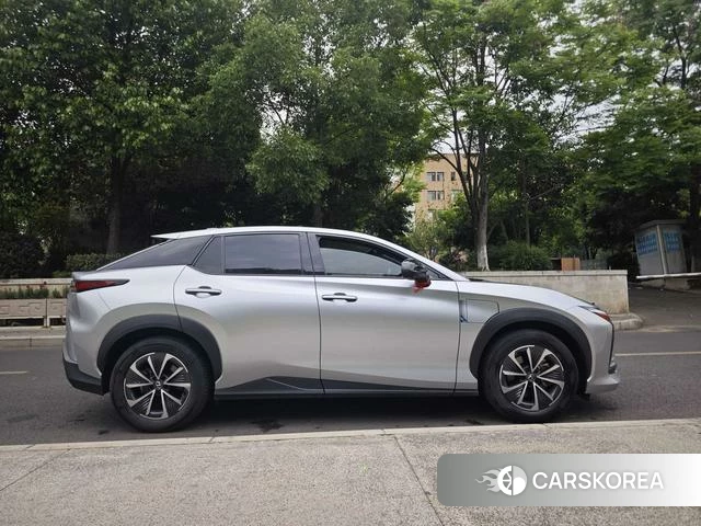 Lexus RZ id 4262112 из Китая 13