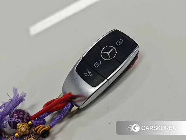 Mercedes-Benz GLB id 4272116 из Китая 18