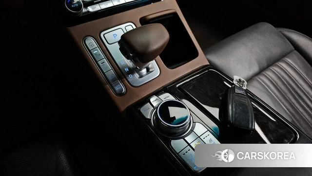 Genesis G90 id 3893722 из Кореи 18