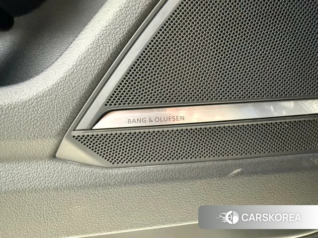 Audi A6L id 4258725 из Китая 16