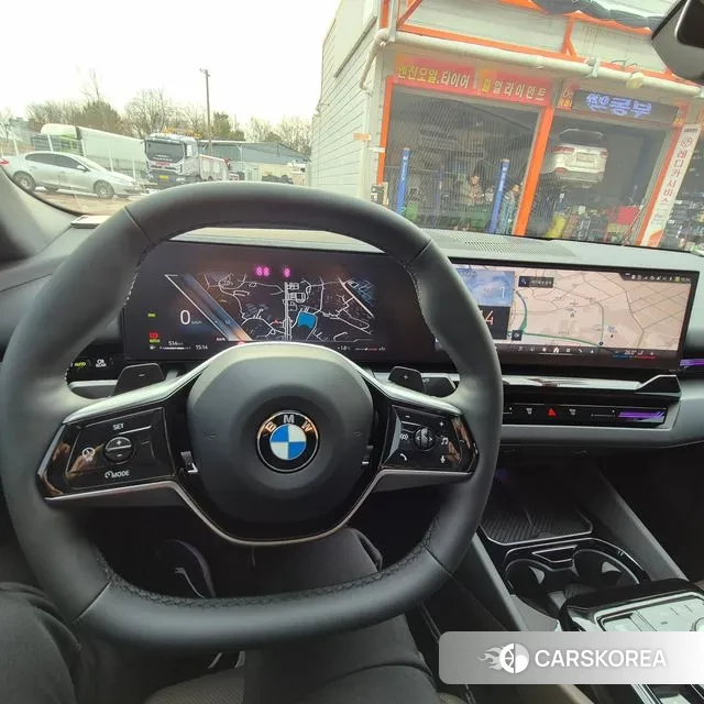 BMW 5 Series (G60) id 3733530 из Кореи 8