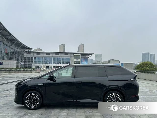 Xiaopeng Motors Xiaopeng X9 id 3945088 из Китая 15