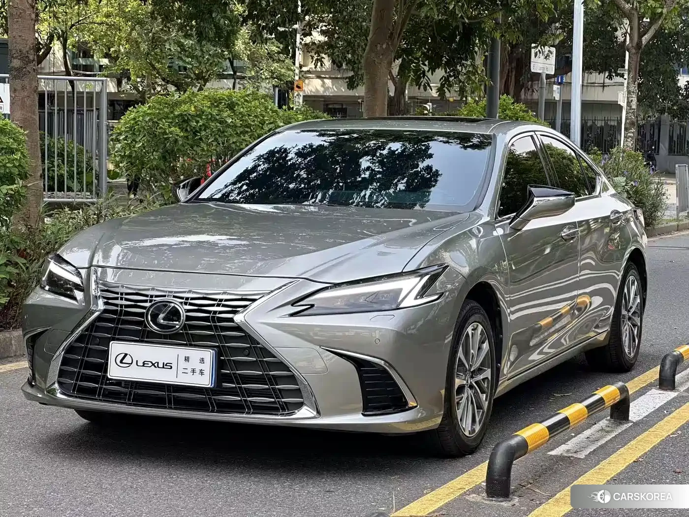 Lexus ES id 4680478 из Китая 13