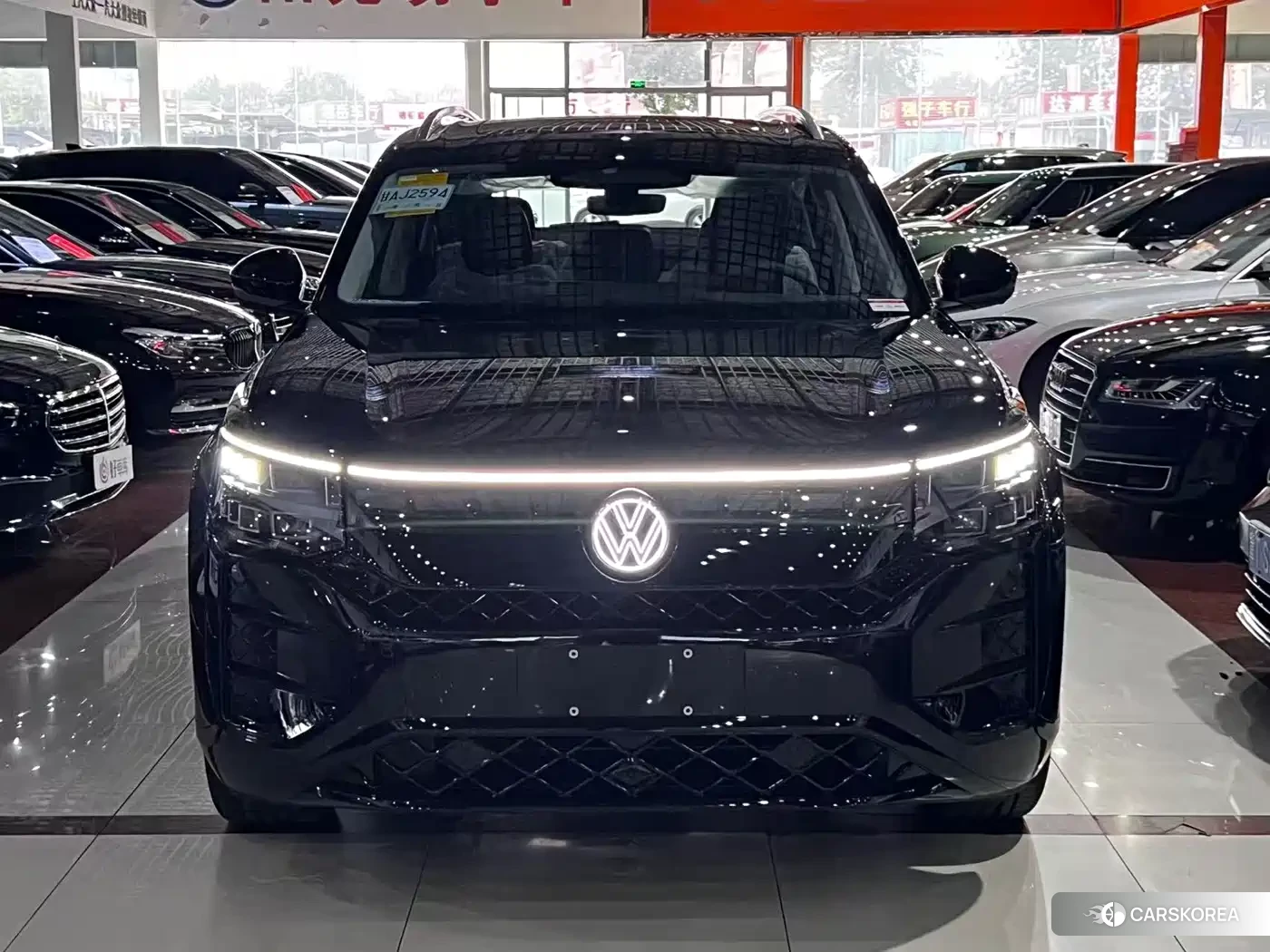 Volkswagen Touareg id 4589371 из Китая 13