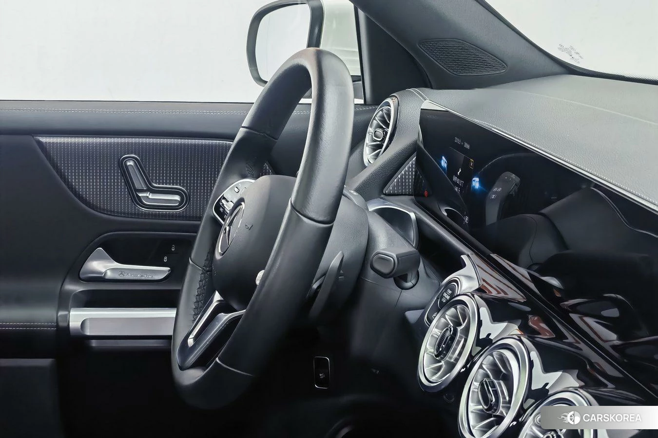 Mercedes-Benz GLB id 4467781 из Китая 22