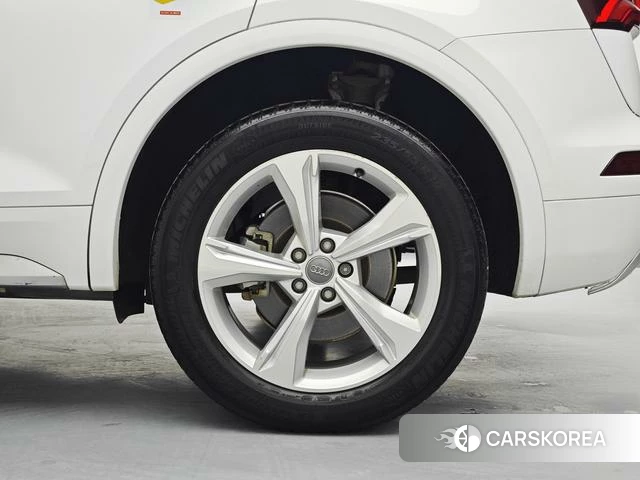Audi Q5L id 4209222 из Китая 18