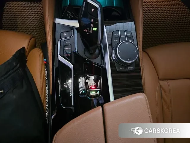 BMW 5 Series (G30) id 3592452 из Кореи 9