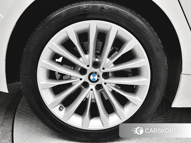 BMW 5 Series (G30) id 3412890 из Кореи 18