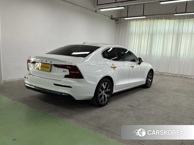 Volvo S60 id 4227928 из Китая 18