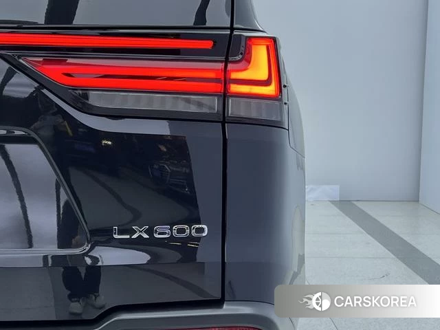 Lexus LX id 4263375 из Китая 26