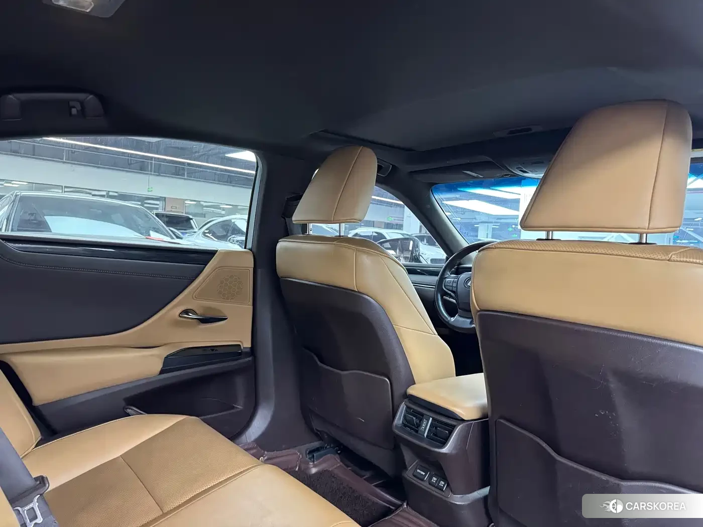 Lexus ES id 4565394 из Китая 19
