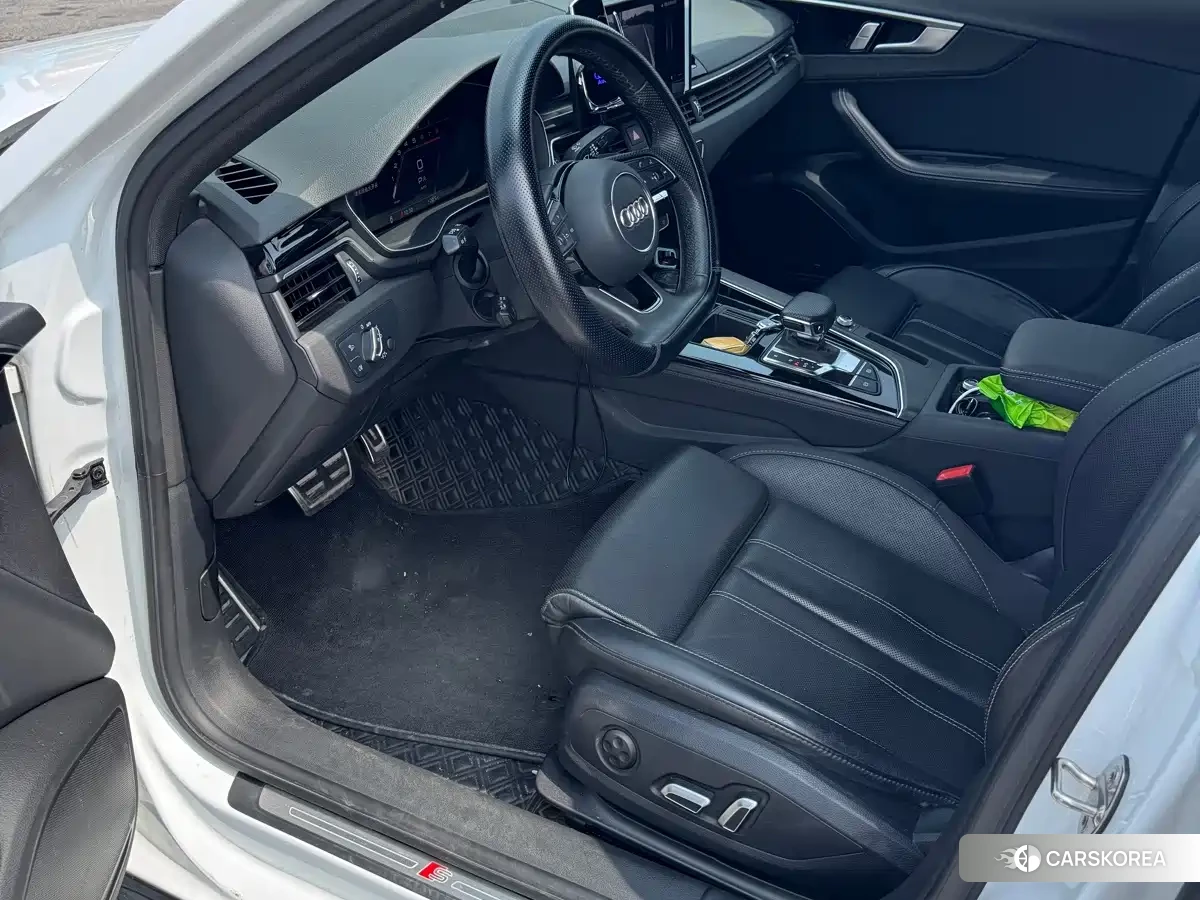 Audi A4L id 4680567 из Китая 8