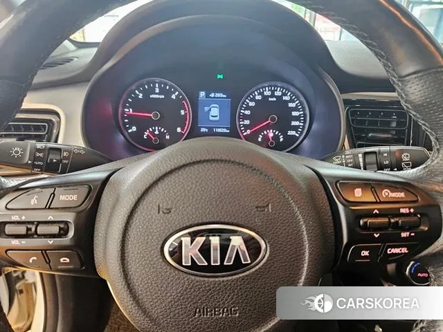 Kia Stonic id 3034360 из Кореи 18