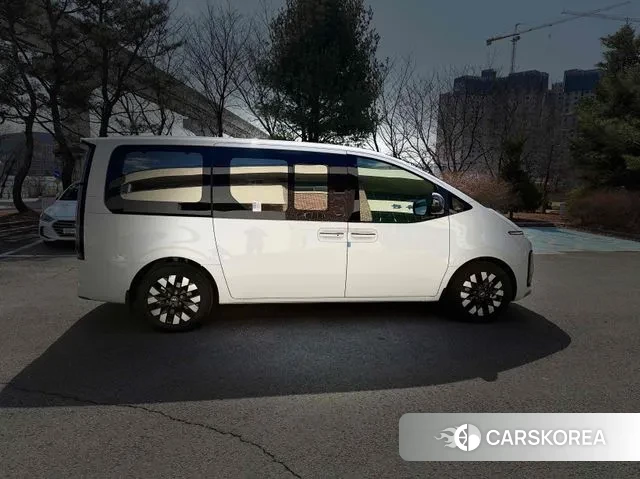 Hyundai Staria id 3739109 из Кореи 14