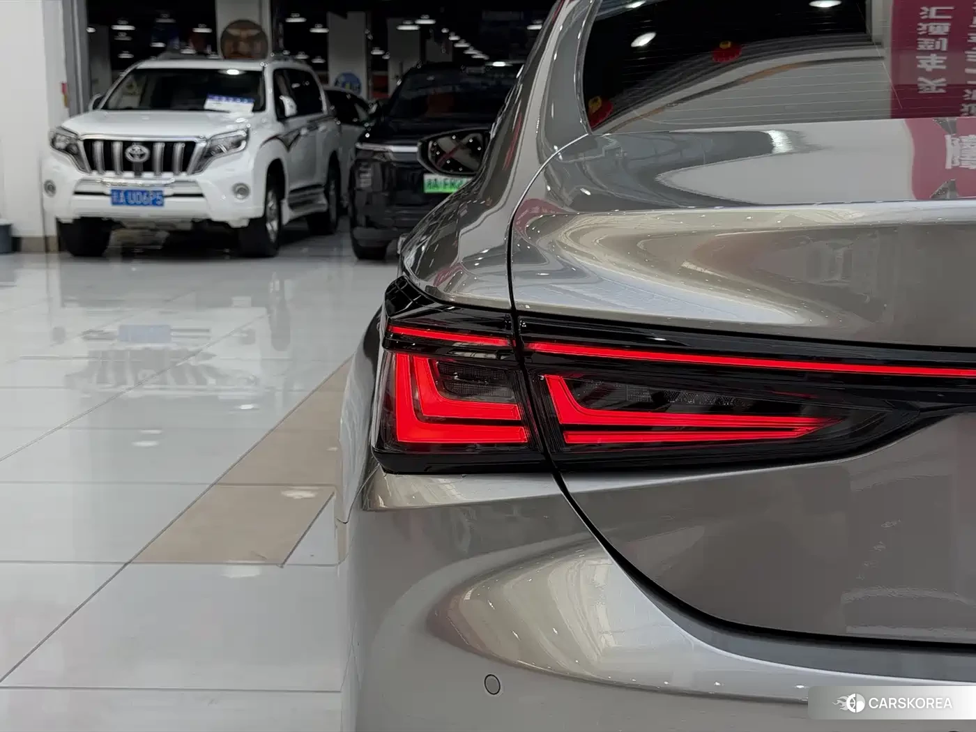 Lexus ES id 4680841 из Китая 19