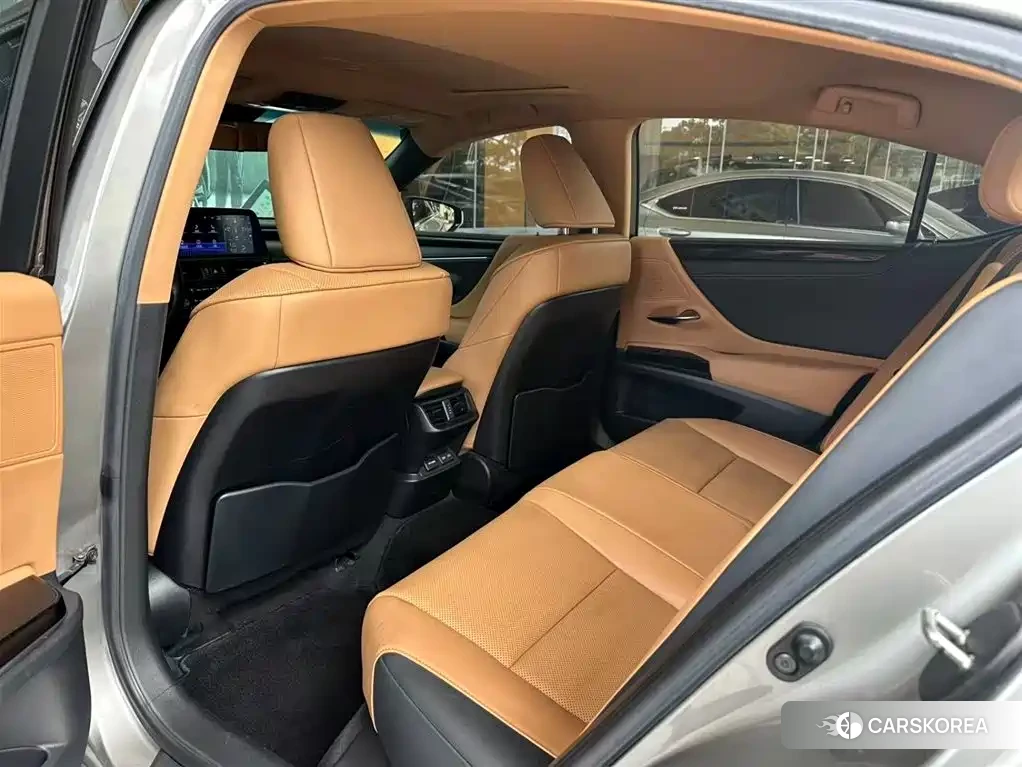 Lexus ES id 4589097 из Китая 8