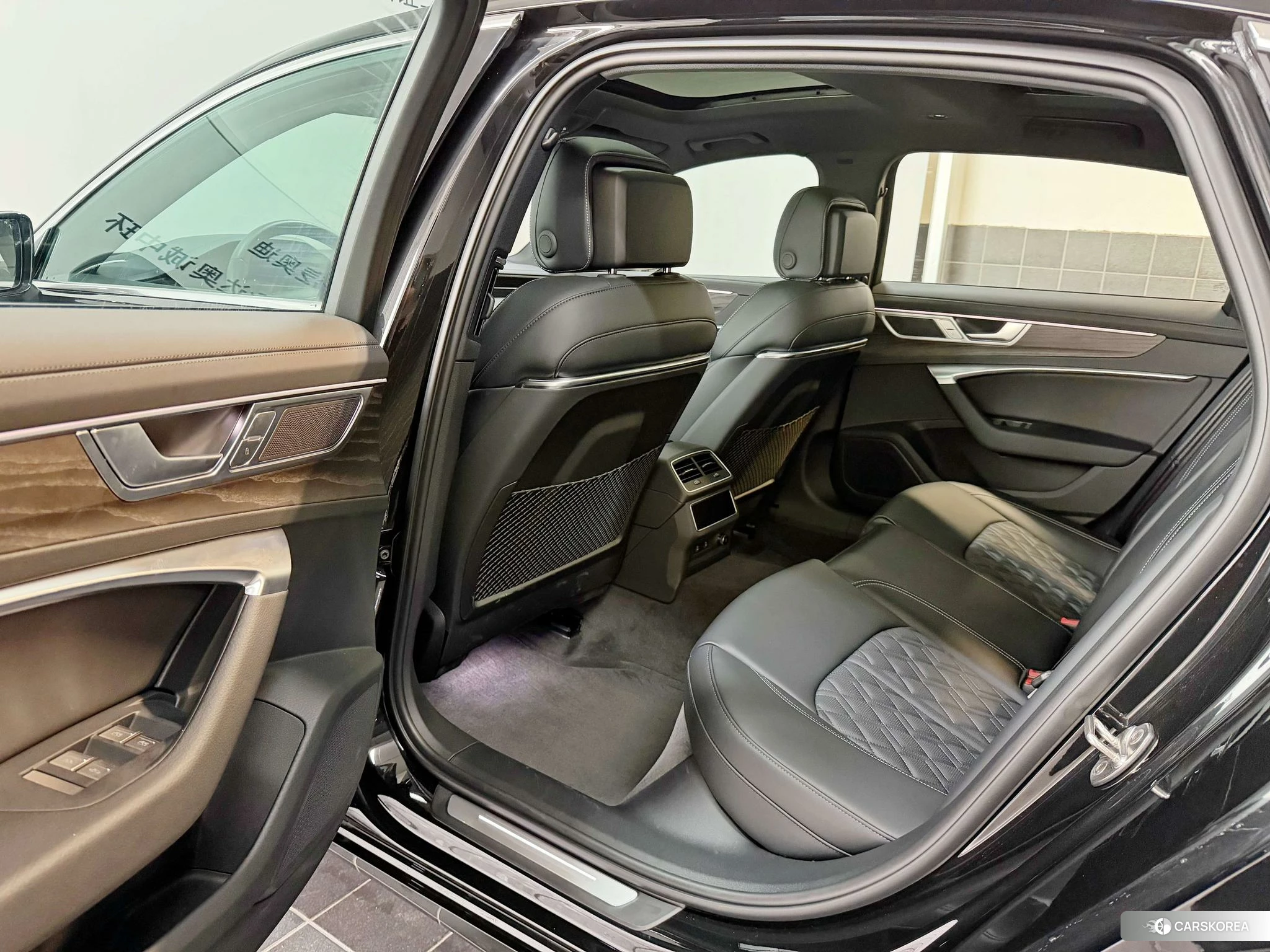 Audi A6L id 4486271 из Китая 13