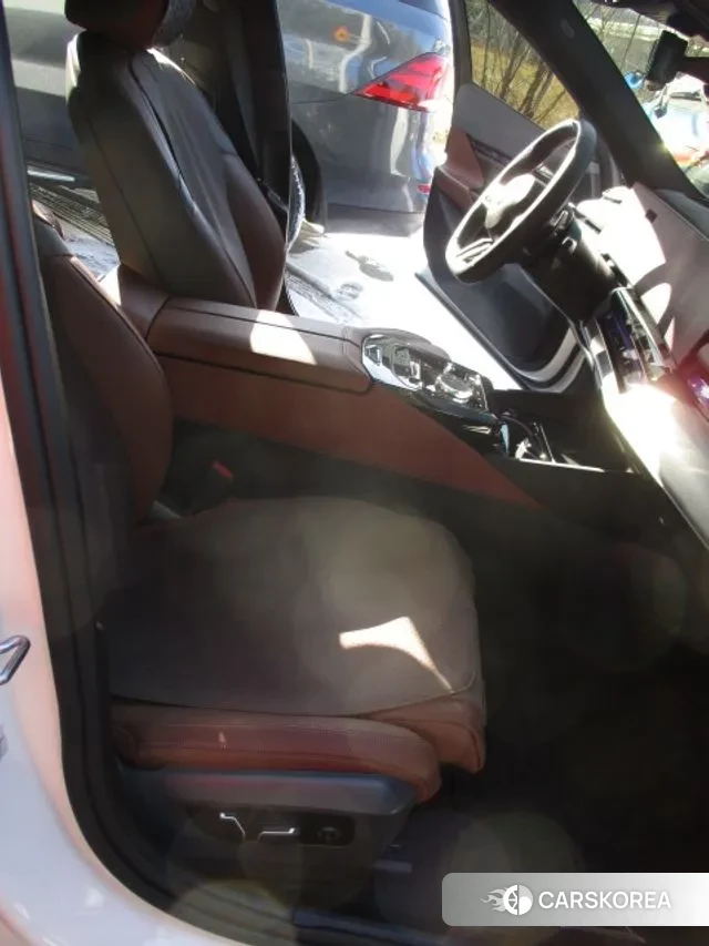 BMW 5 Series (G60) id 3619425 из Кореи 18