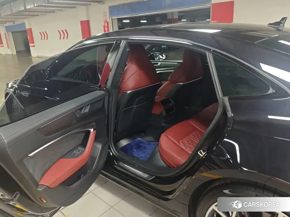 Audi A7L id 4583915 из Китая 9