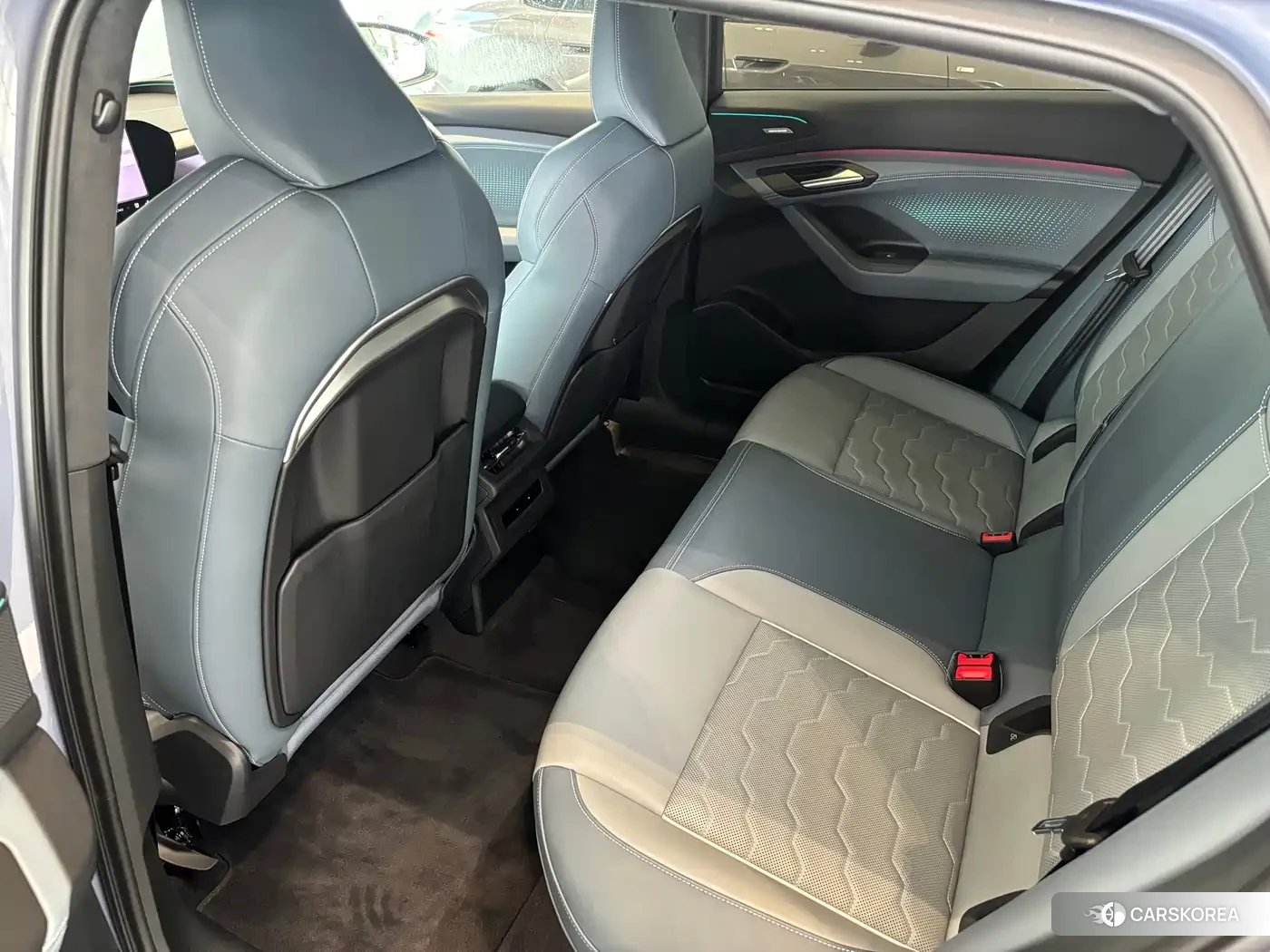 Audi Q6L Sportback e-tron id 4546111 из Китая 11