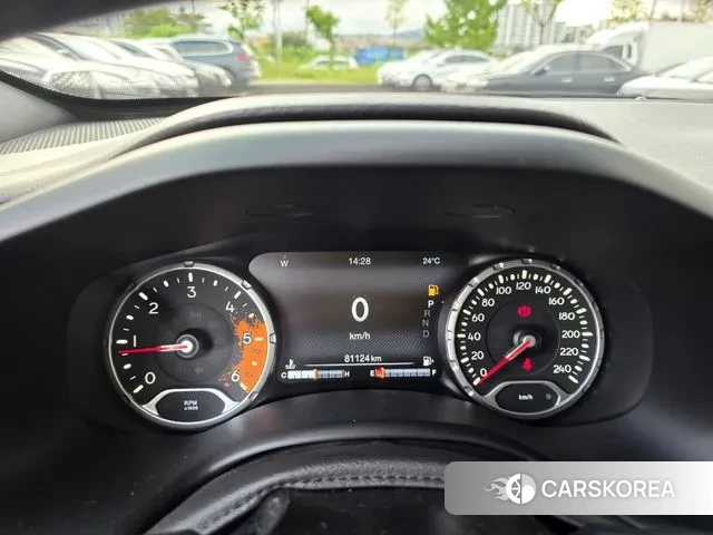 Jeep Renegade id 3229758 из Кореи 18