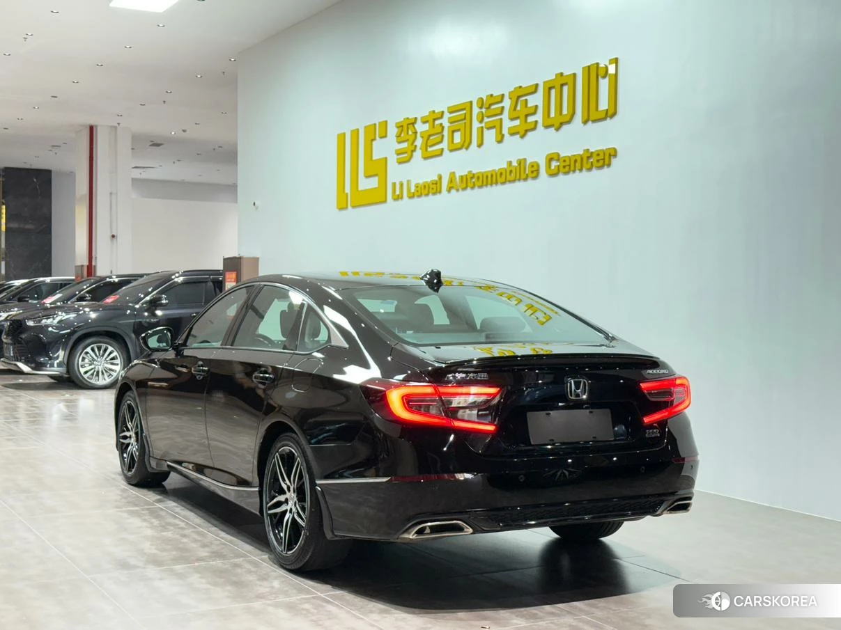 Honda Accord id 4421066 из Китая 31