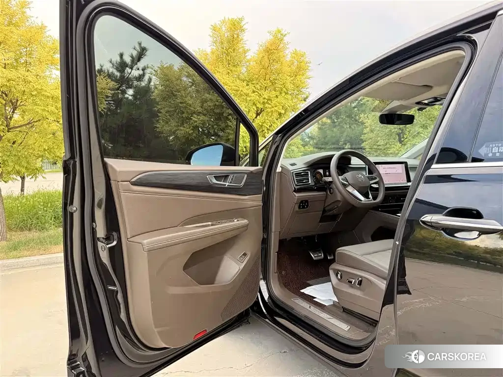 Volkswagen Viloran id 4622750 из Китая 28