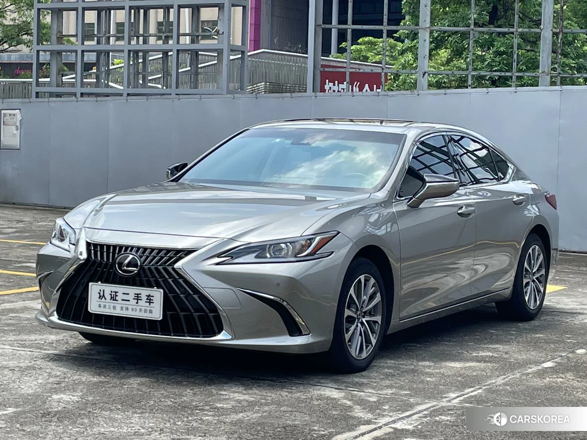 Lexus ES id 4486504 из Китая 27