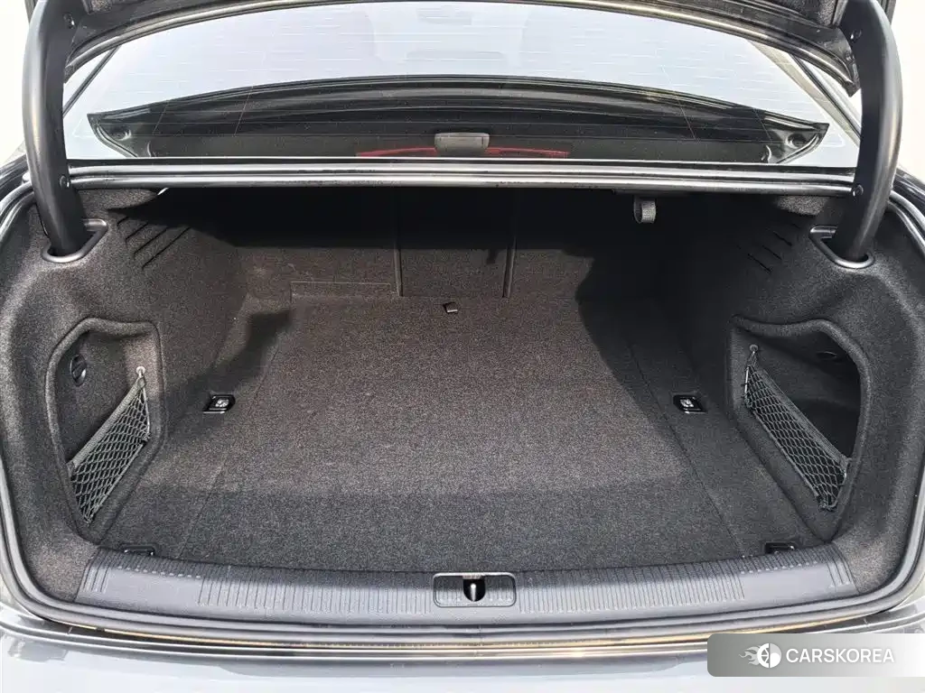 Audi A4L id 4576589 из Китая 8
