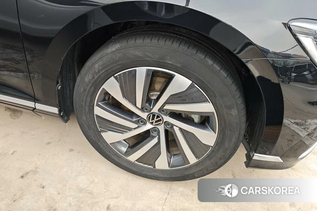 Volkswagen Magotan PHEV id 4297937 из Китая 15