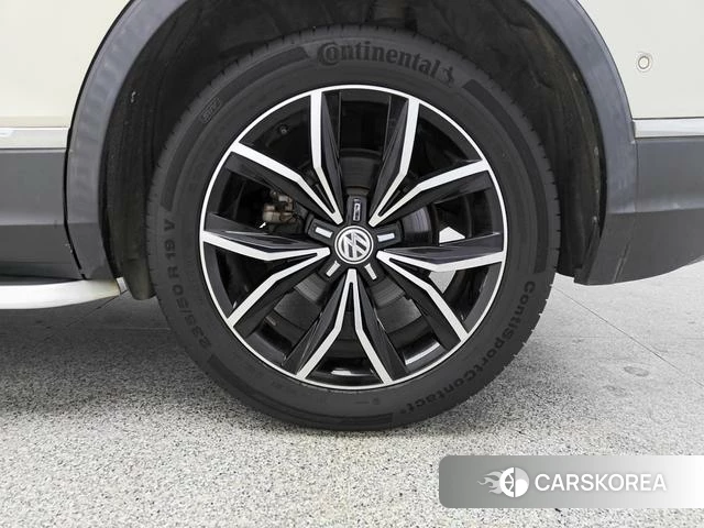 Volkswagen Tiguan L id 4242517 из Китая 18