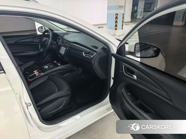 Roewe Ei5 id 4208434 из Китая 19